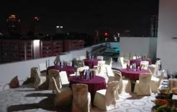 Signature Hotel Deira Dubaj